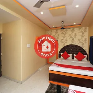 Oyo 36914 Aditya Hotel